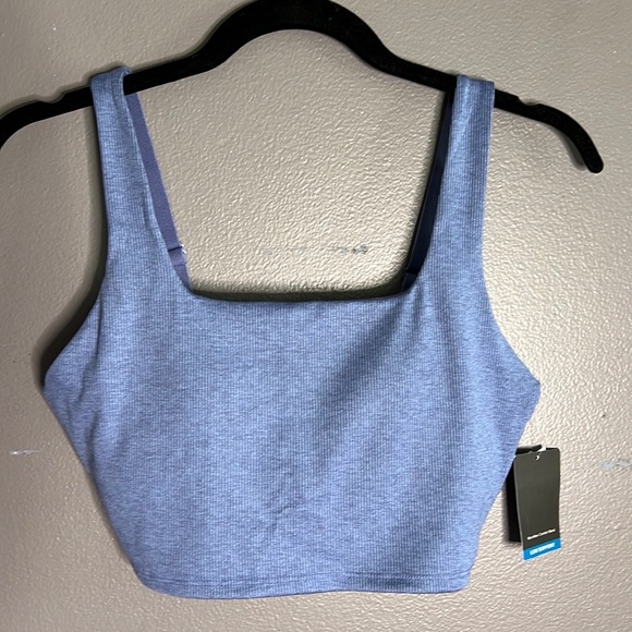 GapFit matching set - top & matching bike shorts set - Picture 2 of 7